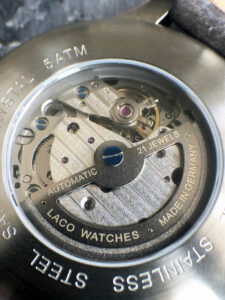 Closeup Uhrwerk Laco Aachen 42