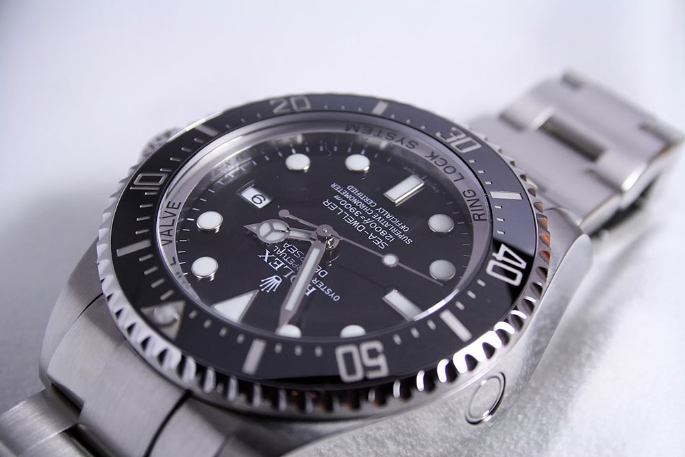 Die Rolex Sea-Dweller war mit eine der ersten Uhren, die ein Heliumventil verbaut hatte.